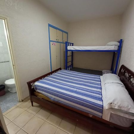 Black Sheep International Hostel Мендоса Екстер'єр фото