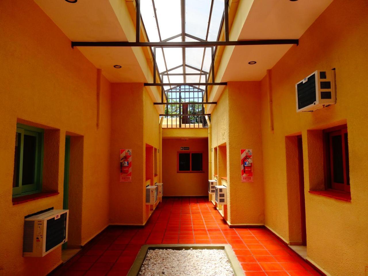 Black Sheep International Hostel Мендоса Екстер'єр фото