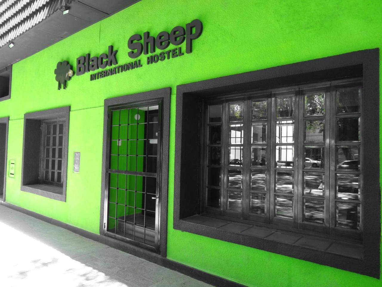 Black Sheep International Hostel Мендоса Екстер'єр фото