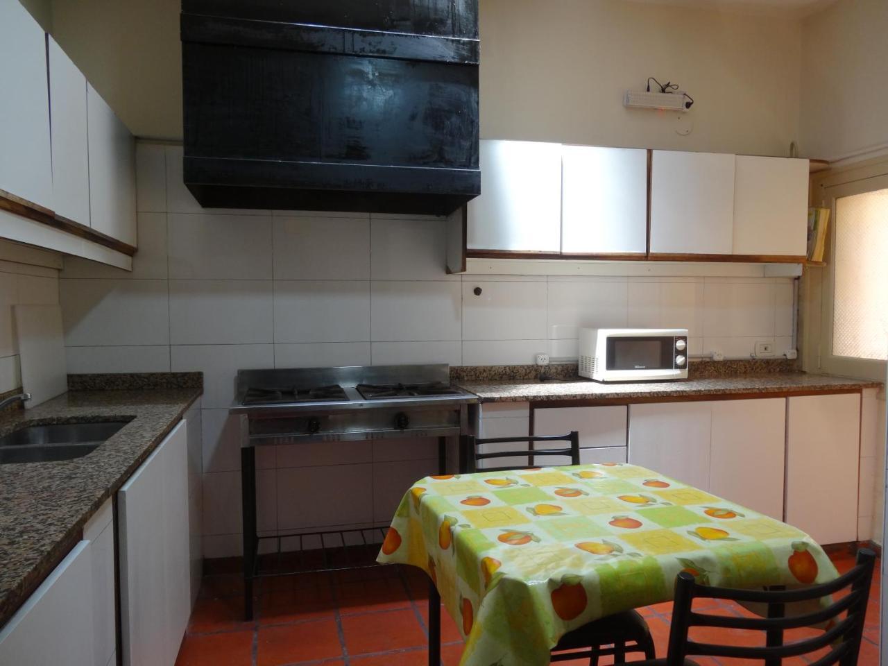 Black Sheep International Hostel Мендоса Екстер'єр фото