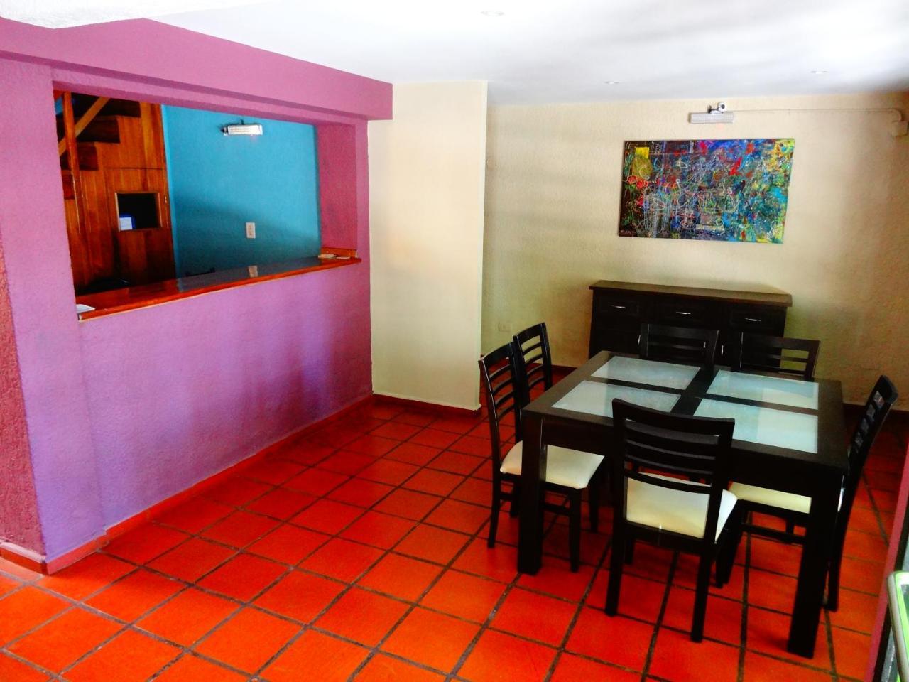 Black Sheep International Hostel Мендоса Екстер'єр фото