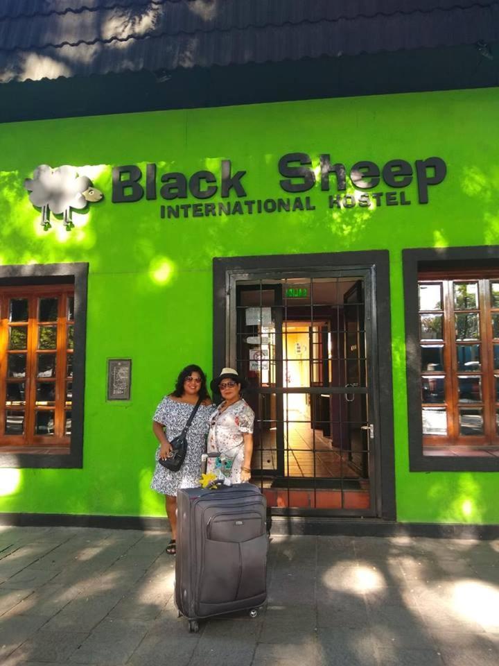 Black Sheep International Hostel Мендоса Екстер'єр фото