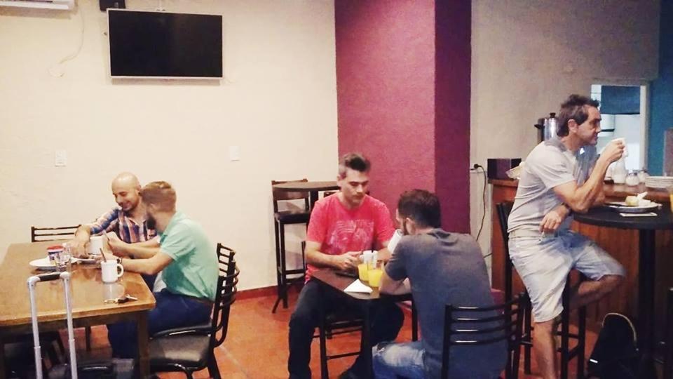 Black Sheep International Hostel Мендоса Екстер'єр фото