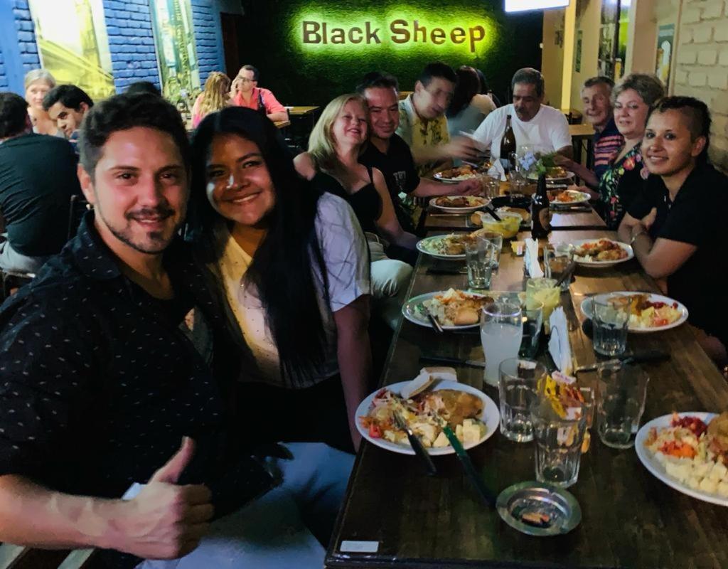 Black Sheep International Hostel Мендоса Екстер'єр фото